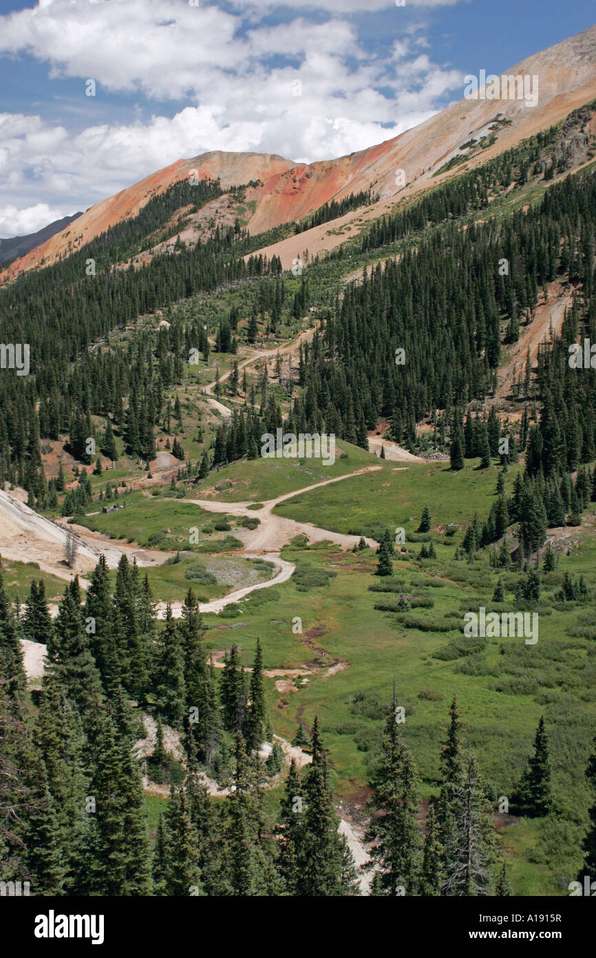 Zone d'exploitation minière de montagne rouge dans la plage de San Juan de la sud-ouest de Montagnes Rocheuses au Colorado, USA Banque D'Images