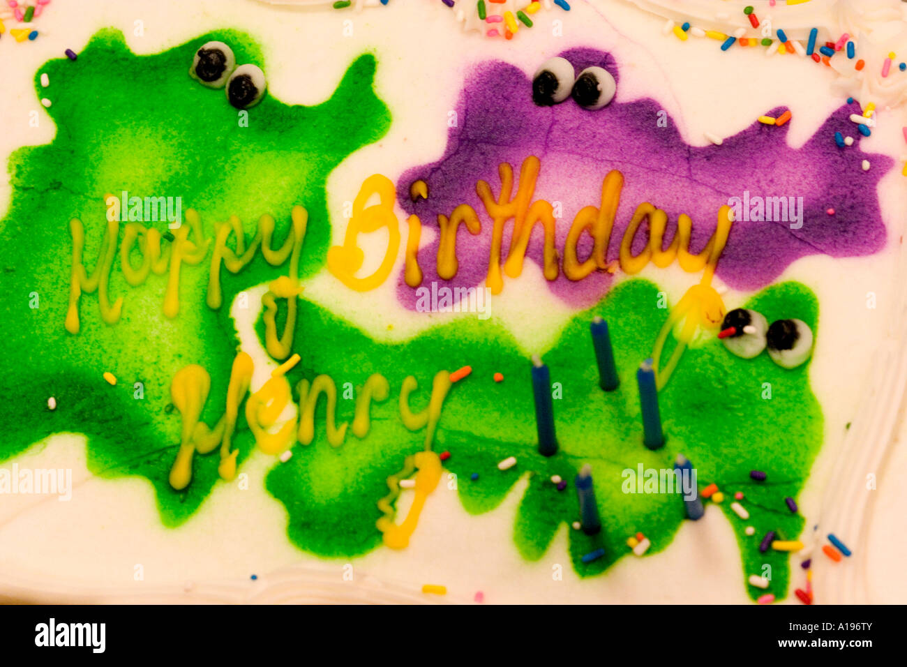 Henry S Ghost Decorees Joyeux Anniversaire Gateau St Paul Minnesota Mn Usa Photo Stock Alamy Henry S Ghost Decorees Joyeux Anniversaire Gateau St Paul Minnesota Mn Usa Photo Stock Alamy