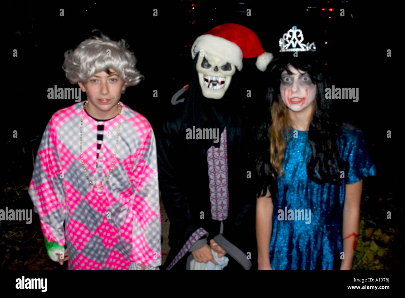 Halloween kids trick et costumés de préservation de l'âge de 12 ans. St Paul Minnesota MN USA Banque D'Images