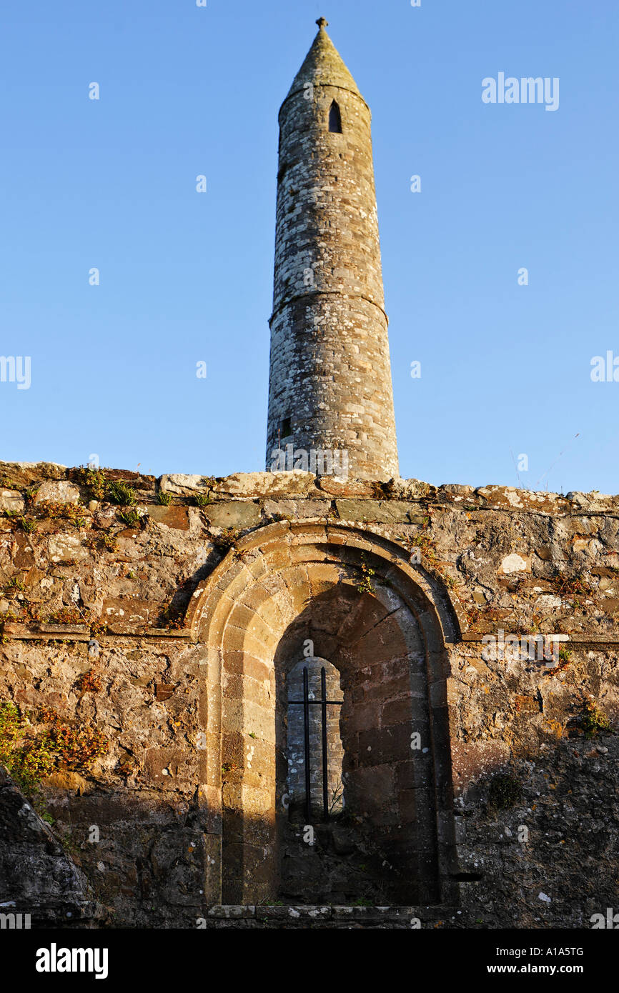 L'Ardmore à roundtower abbey datant du 12. siècle, Ardmore, Waterford, Irlande Banque D'Images