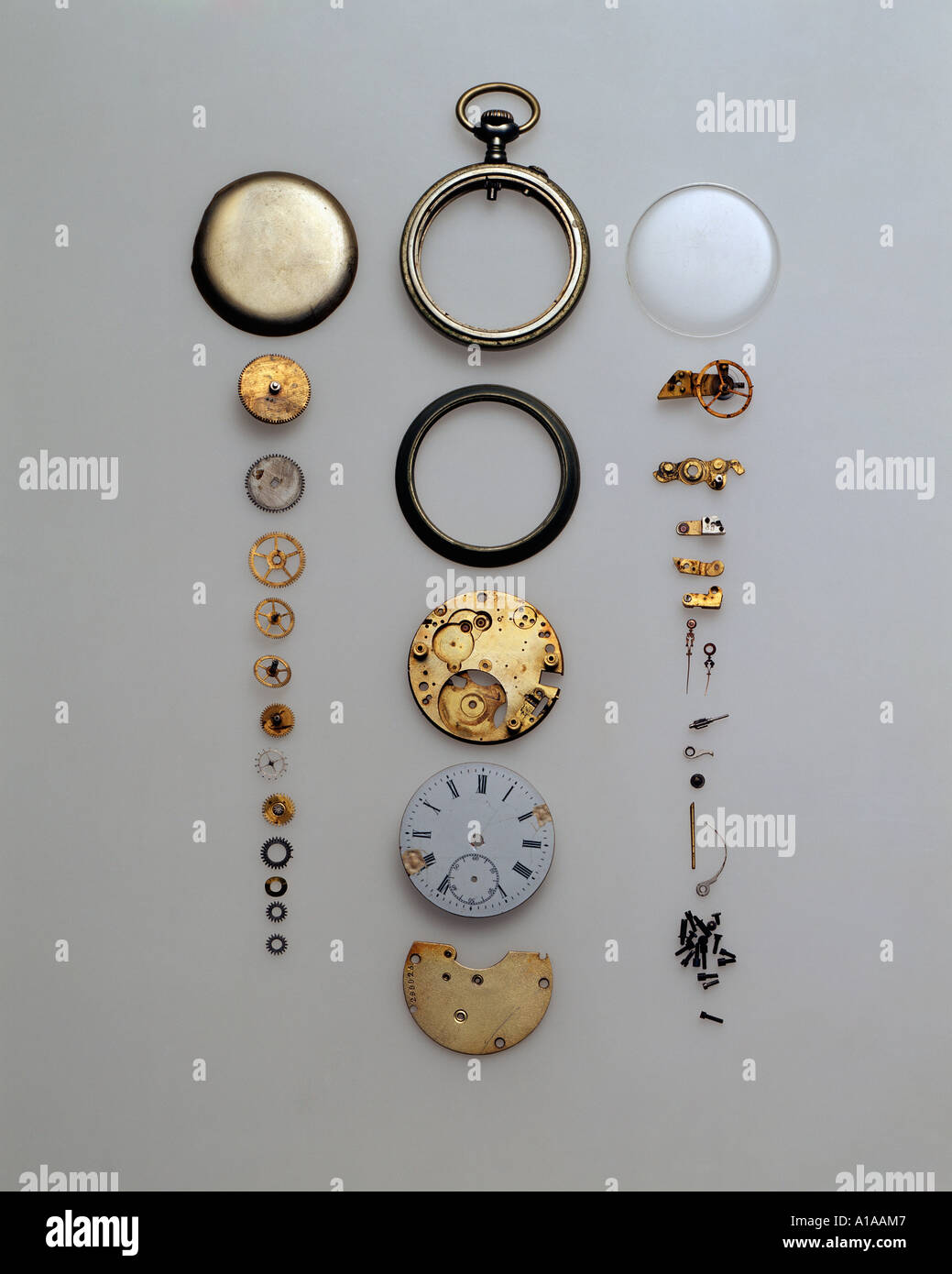 Parties d'une montre de poche Photo Stock - Alamy