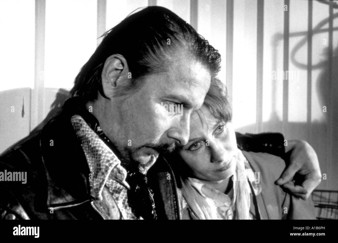 Pidä Huivista Kiinni Tatjana Année 1994 Réalisateur Aki Kaurismaki Mati Pellonpää Kati Outinen Banque D'Images