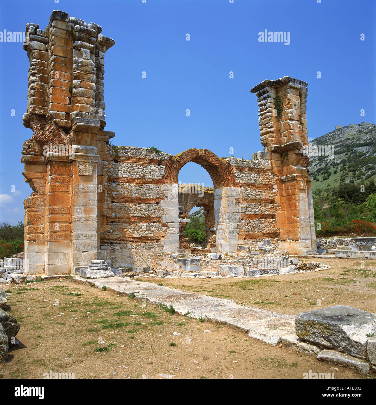 Ruines de Gateway et de mur dans la ville construite pour l'Octavia sur les assassins de Jules César en 42 av. J.-C. à Philippes Filipi Grèce Banque D'Images