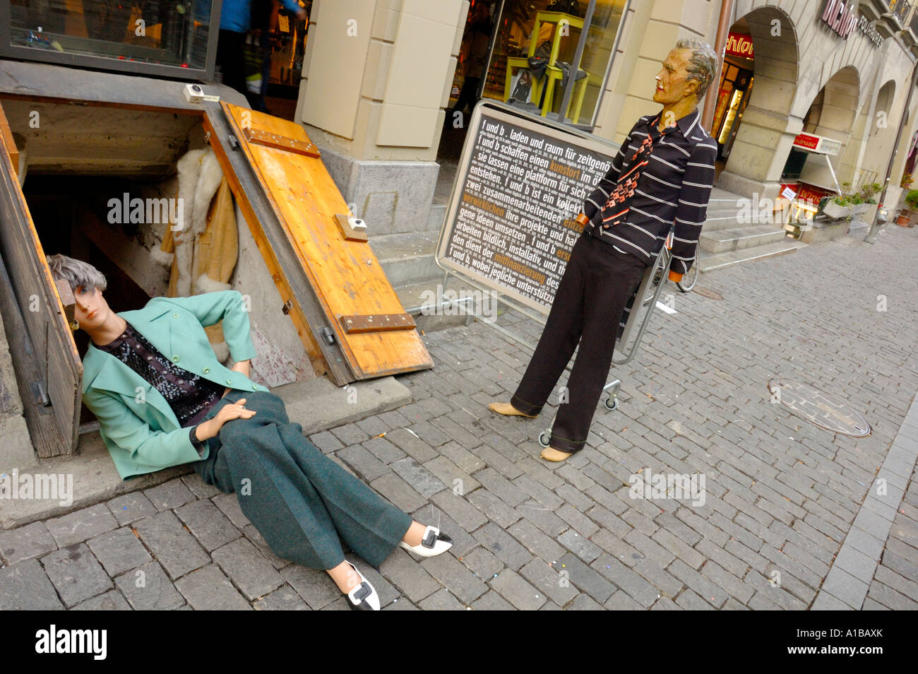 Mannequins dans la rue. Banque D'Images