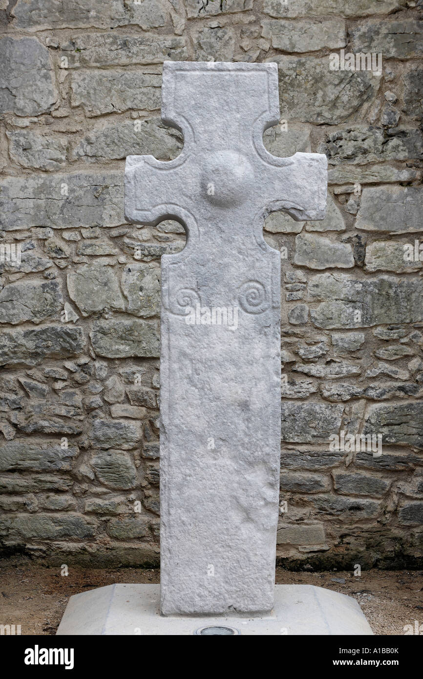 Croix Celtiques dans l'église, kilfenora burren, Clare, Irlande Banque D'Images