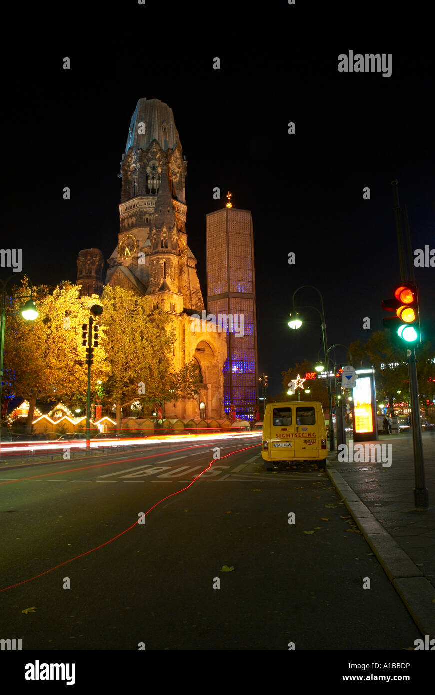 La nuit par Kaiser Wilhelm Memorial Berlin Allemagne Banque D'Images