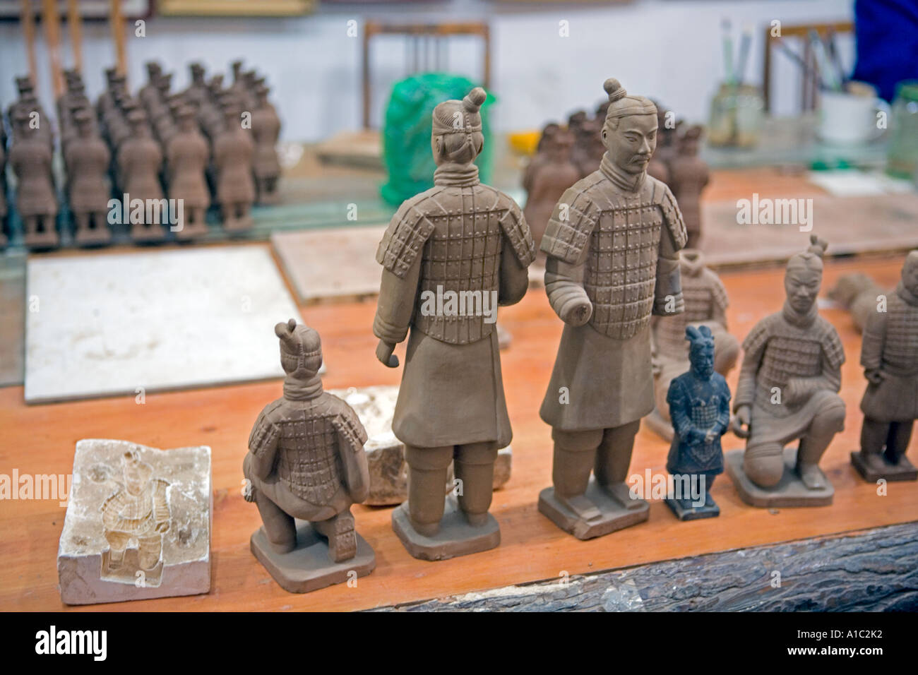 La CHINE XI'AN boutique de souvenirs et de vente d'usine des répliques de statues le sur le site de l'Armée de terre cuite à Xi'an Banque D'Images