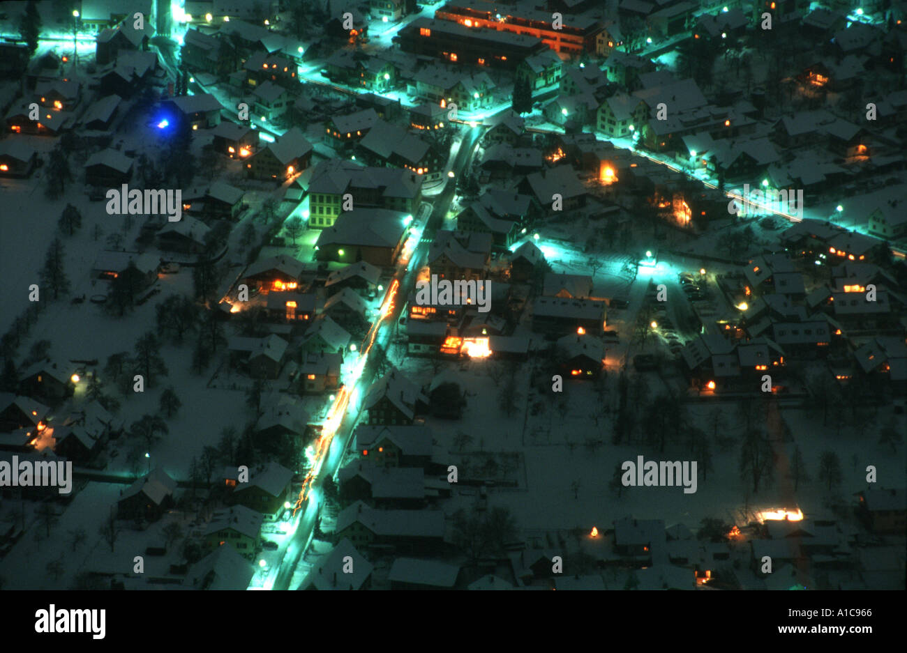 Ville Dornbirn couvertes de neige dans la nuit de Karren Mountain, Dornbirn Vorarlberg Autriche Banque D'Images