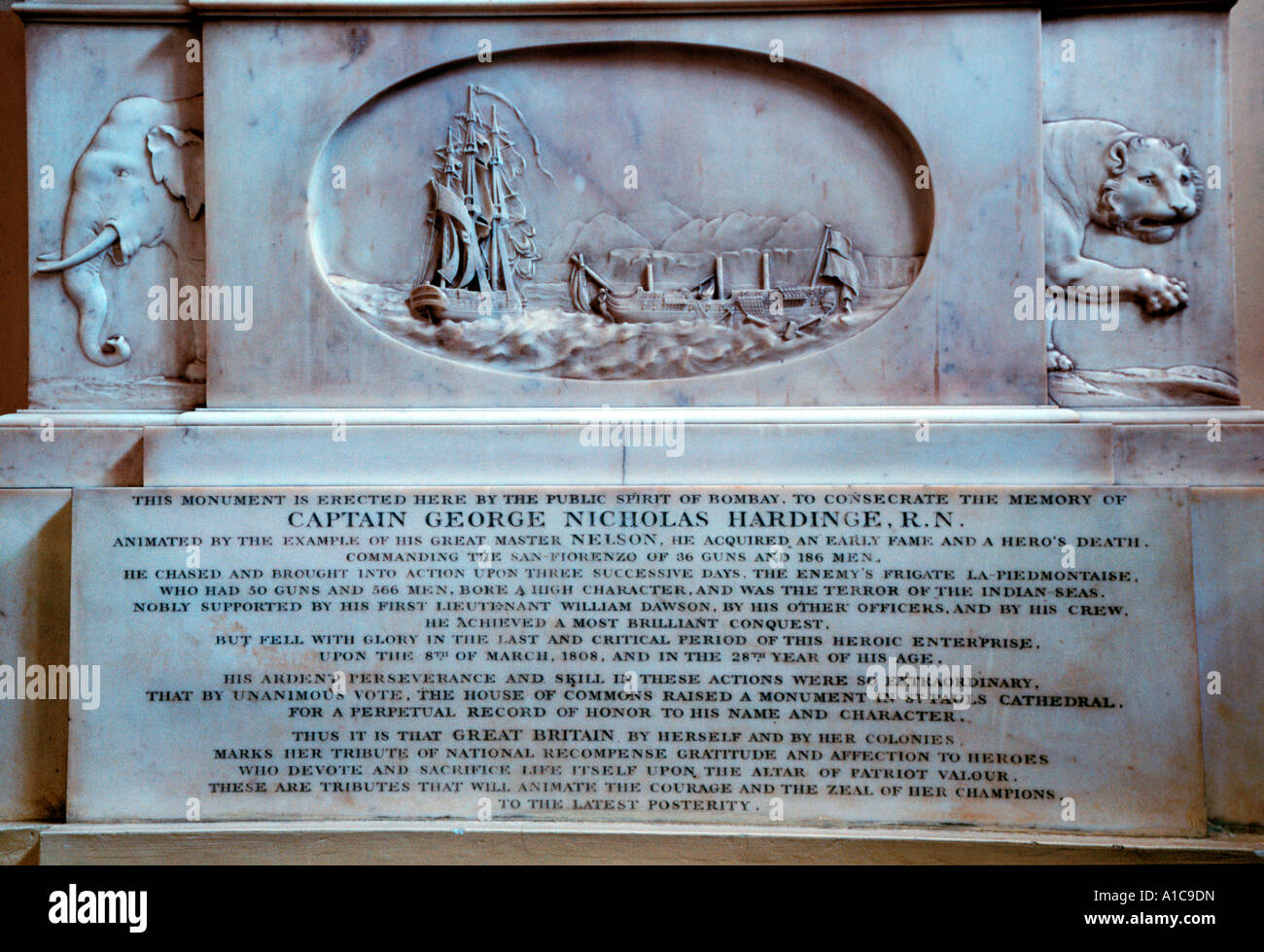 En pierre dans la Cathédrale de Saint Thomas Mumbai sélectionné pour la conservation du patrimoine de la région Asie-Pacifique de l'UNESCO Award 2004 de l'Inde. Banque D'Images