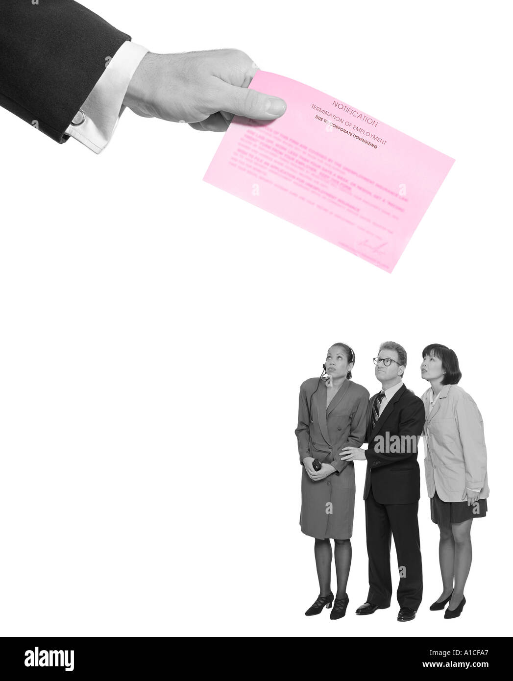 Main géante offrant aux travailleurs de rose Banque D'Images