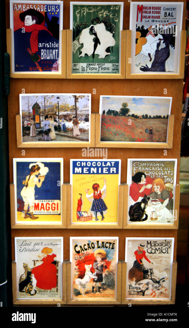 Affiches traditionnelles en vente en boutique à Paris Montmartre Banque D'Images