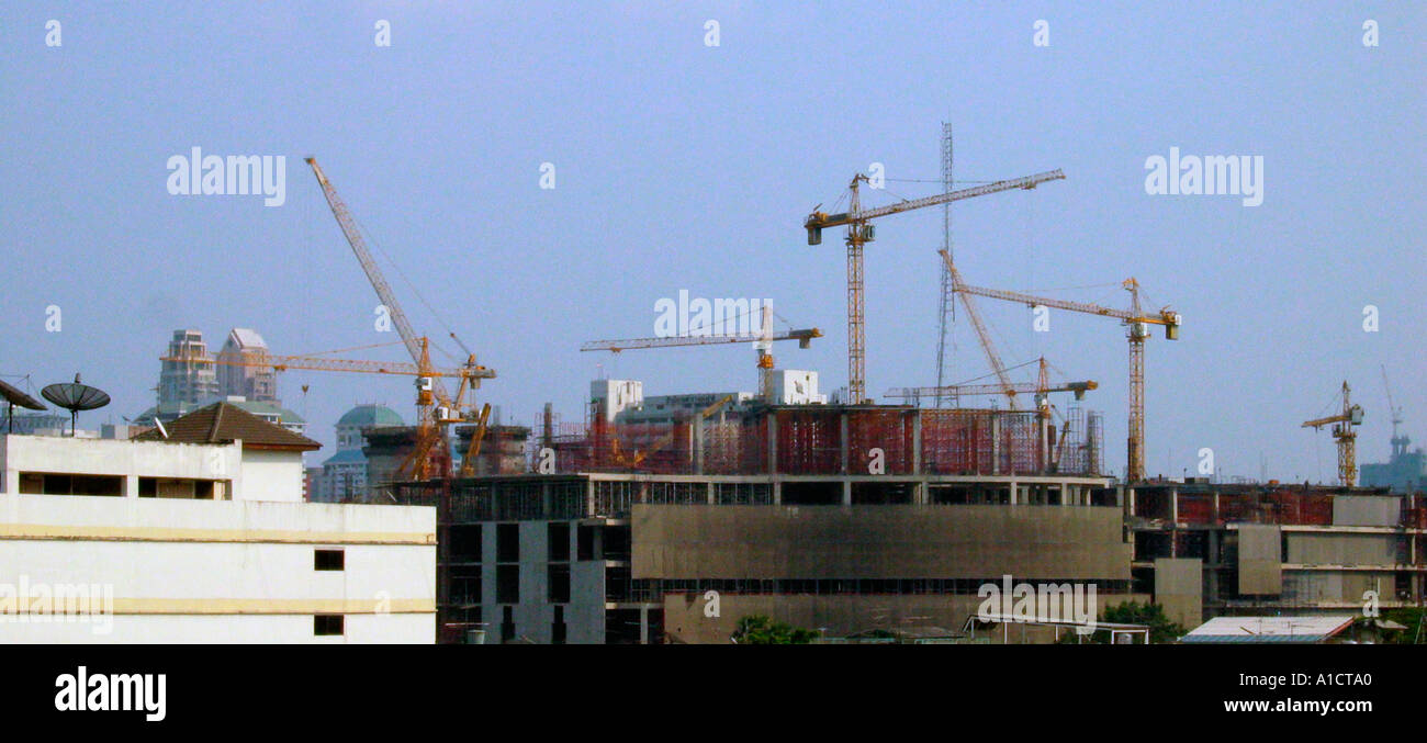 Les grues de construction Bangkok Thaïlande Banque D'Images