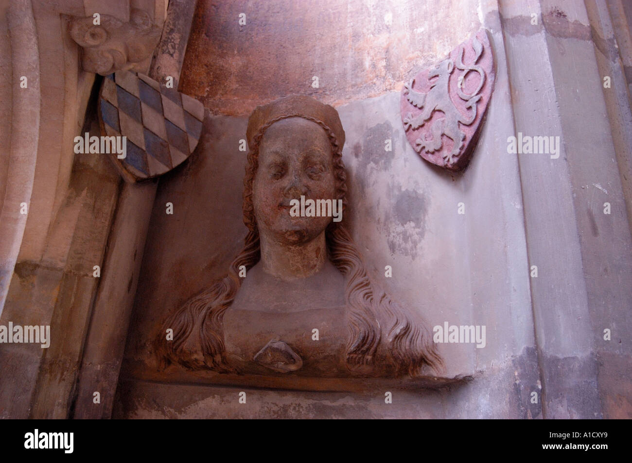 Intérieur de la Cathédrale St Vitus Château Hradcany Prague République tchèque. Buste de Joanna de Bavière, Johana Bavorska Banque D'Images