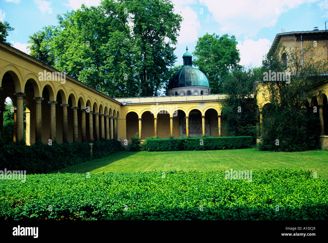 Chapelle dans le parc du Schloss Sanssouci Potsdam Berlin Allemagne Europe Centrale Banque D'Images