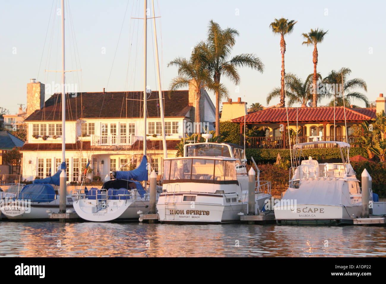Newport Beach California,Newport Bay,yachts,maisons en bord de mer,CA050119067 Banque D'Images