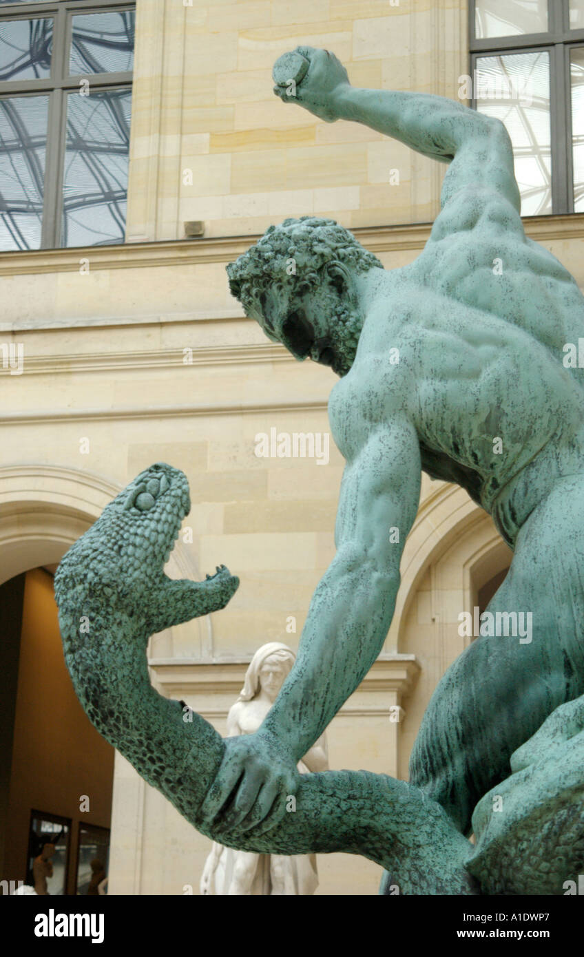 Man fight snake sculpture louvre Banque de photographies et d’images à ...