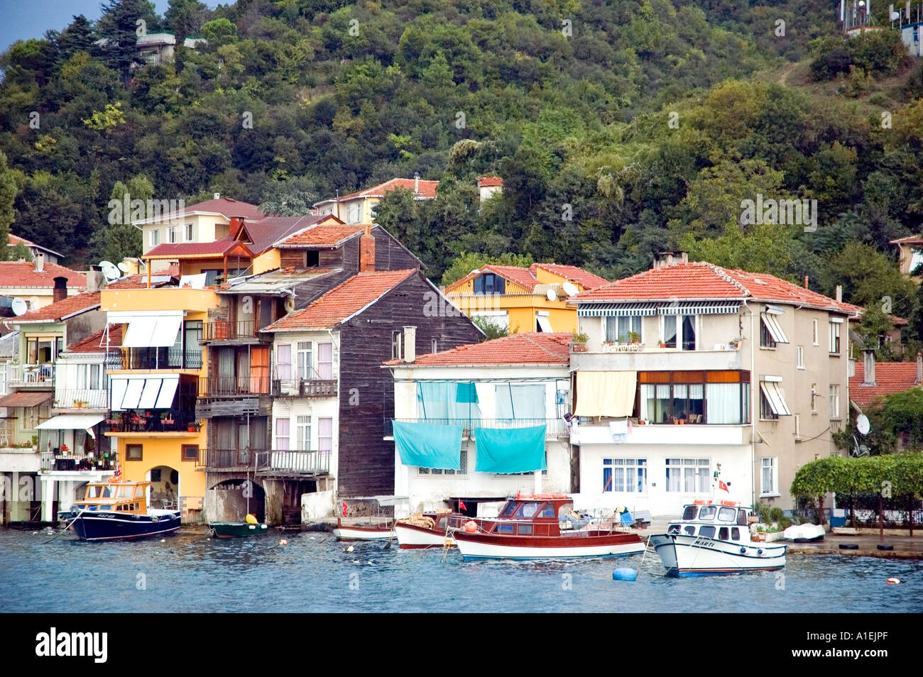 Petite pêche et de village touristique d'Anadolu Kavagi, le détroit du Bosphore, Istanbul, Turquie. DSC 7231 Banque D'Images