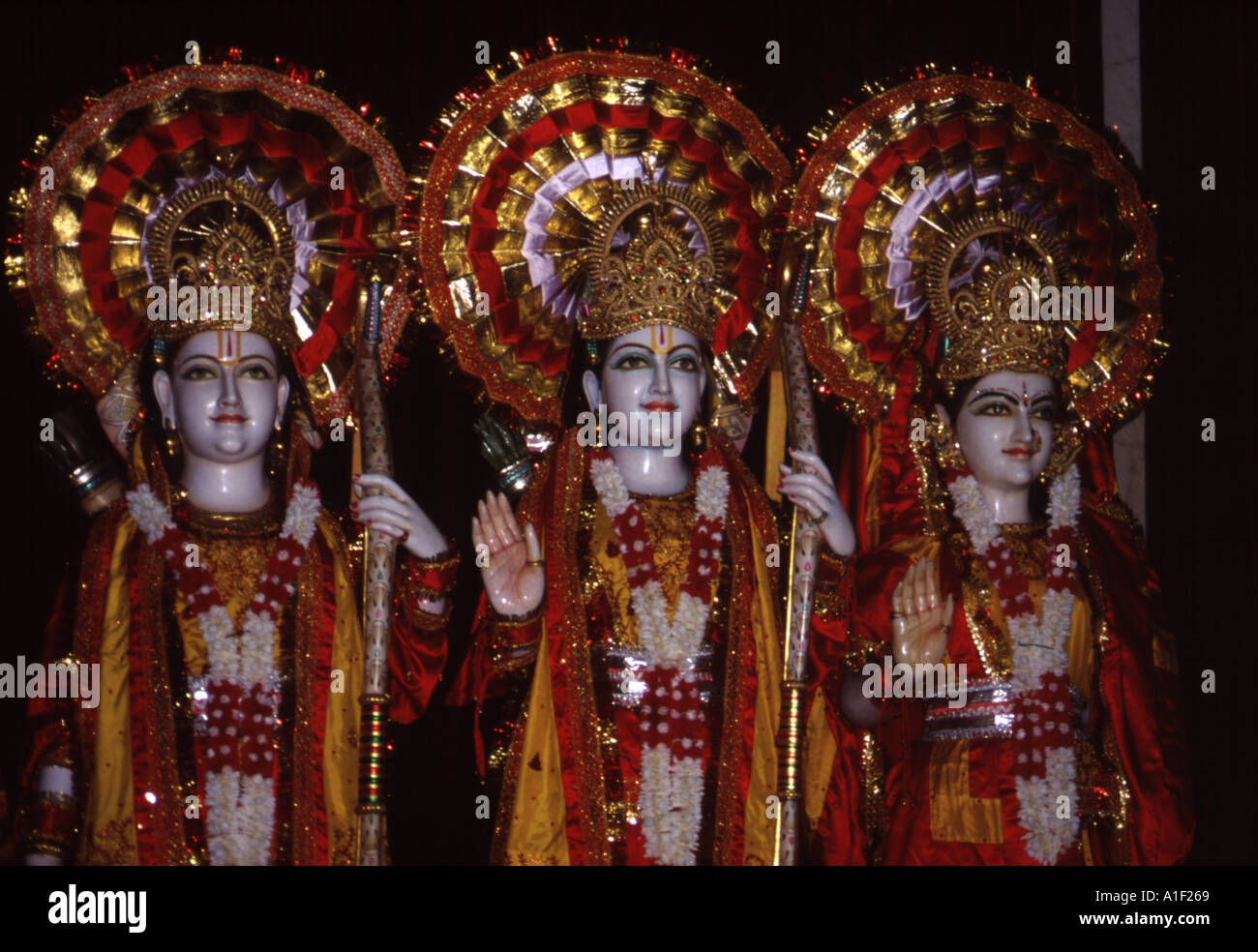 Des dieux hindous importants, RAM centre, Laxman son frère gauche, et sa femme Sita droite Banque D'Images