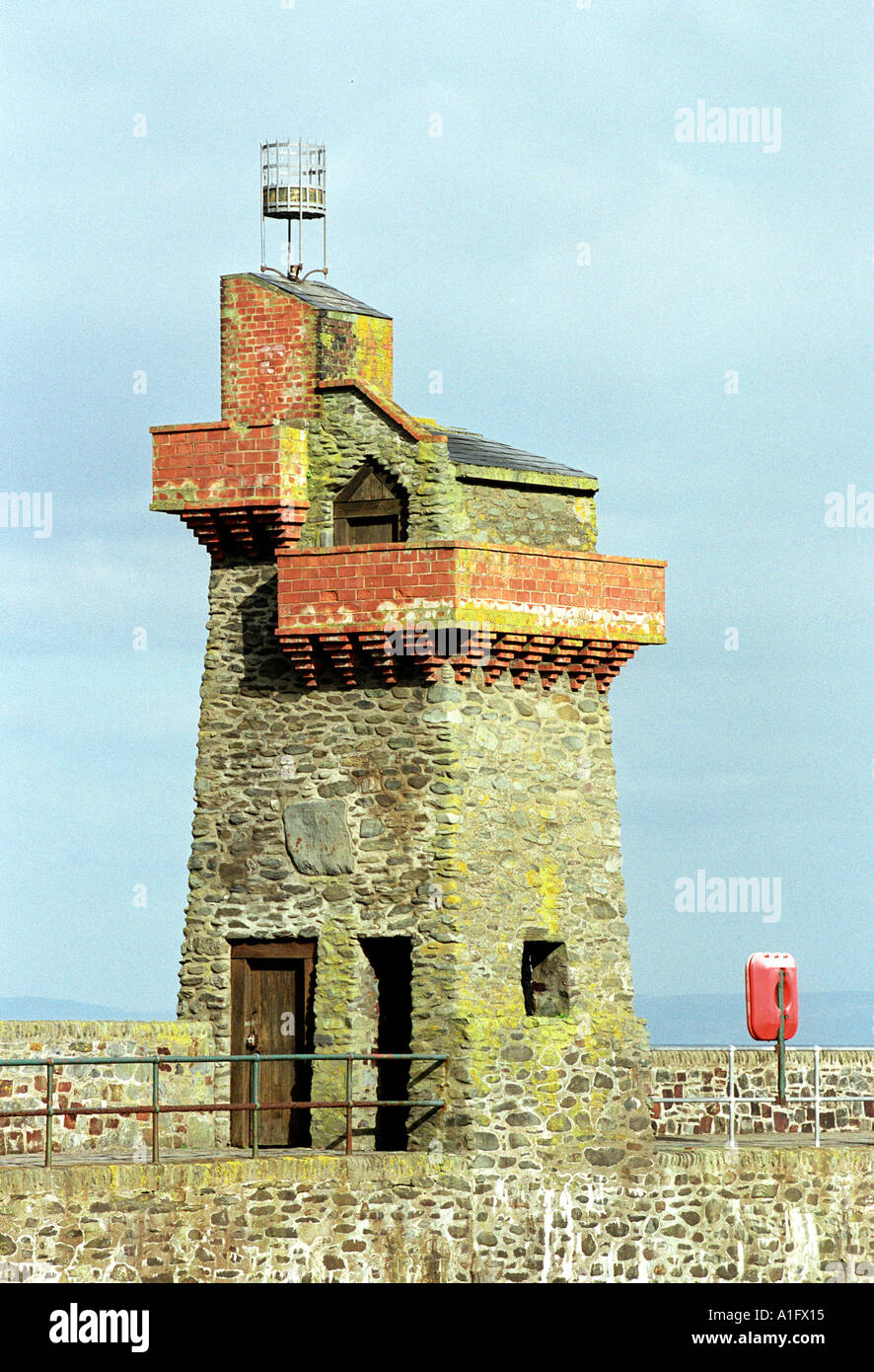 Tour sur le port rhénan mur à Lynmouth dans le Nord du Devon au Royaume-Uni Grande-Bretagne Banque D'Images