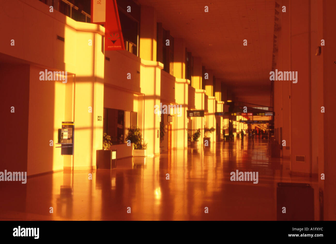 L'aéroport de Malaga au-delà des douanes et à l'hôtel Banque D'Images