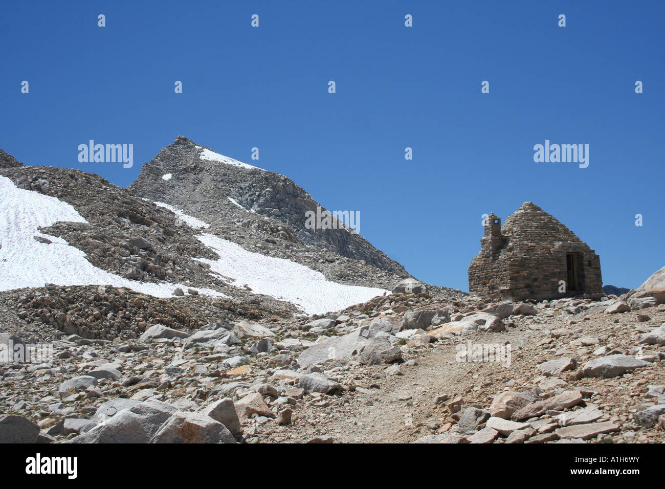 Muir Hut sur Muir Col Banque D'Images