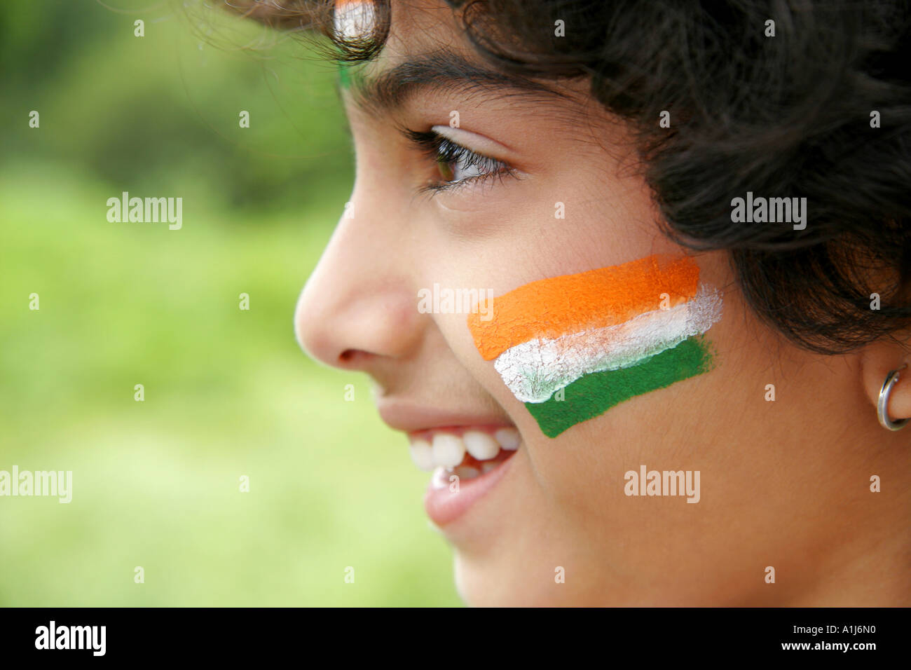 SSK Célébrations76307 Une jeune Indienne célébrant le jour de l'indépendance indienne le 15 août 2005 Communiqué de modèle no 191 Banque D'Images