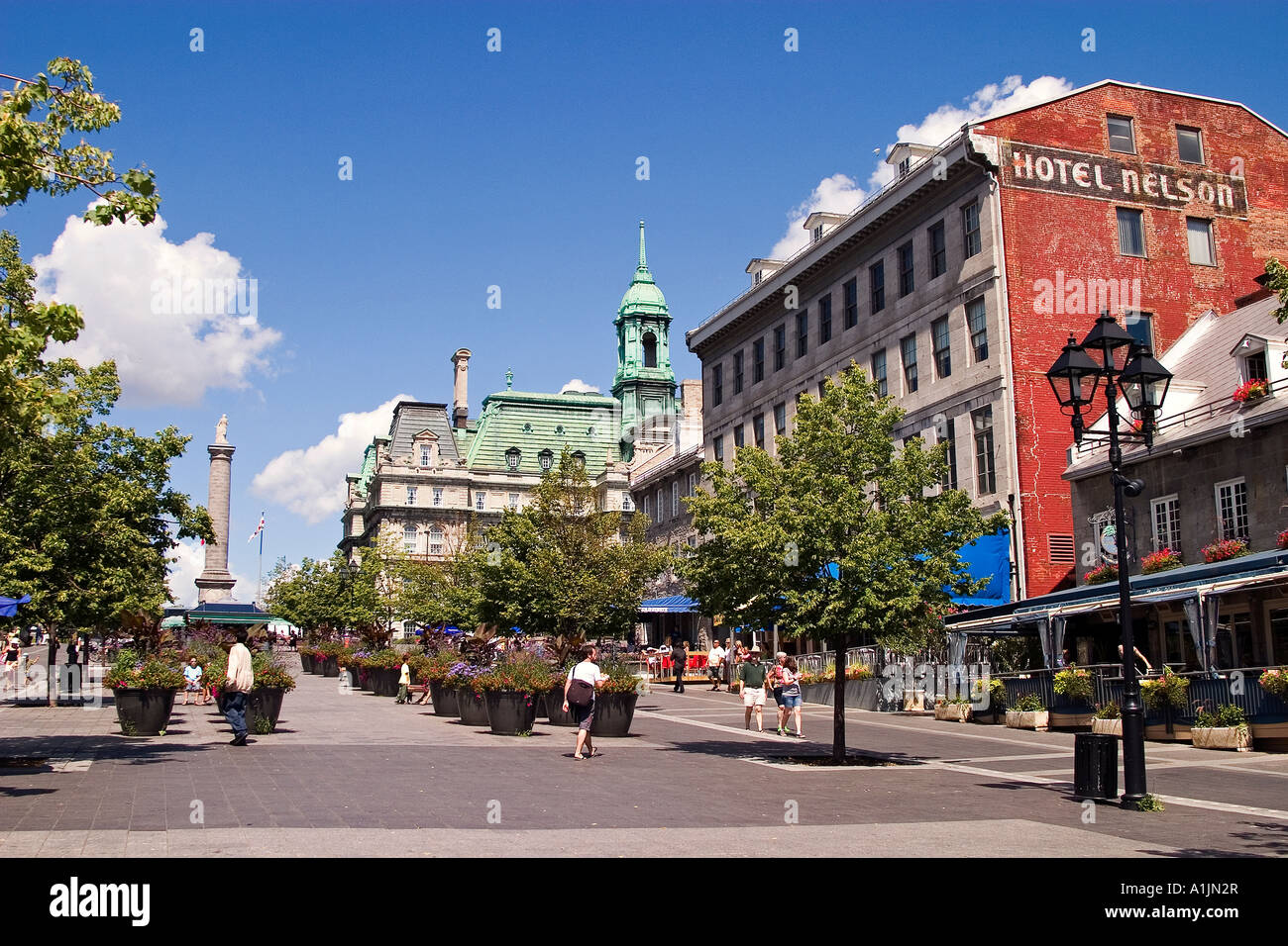 Place Jacques Cartier et l'ancien hôtel de ville de Montréal Banque D'Images