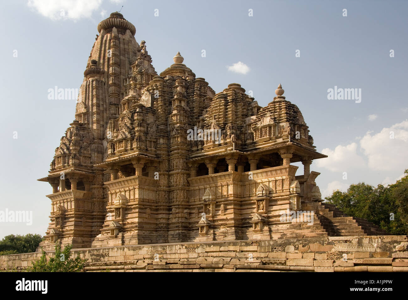 Le Kandariya Mahadev Temple complexe à Khajuraho Madhya Pradesh dans la région du centre de l'Inde. Site du patrimoine mondial de l'UNESCO. Banque D'Images