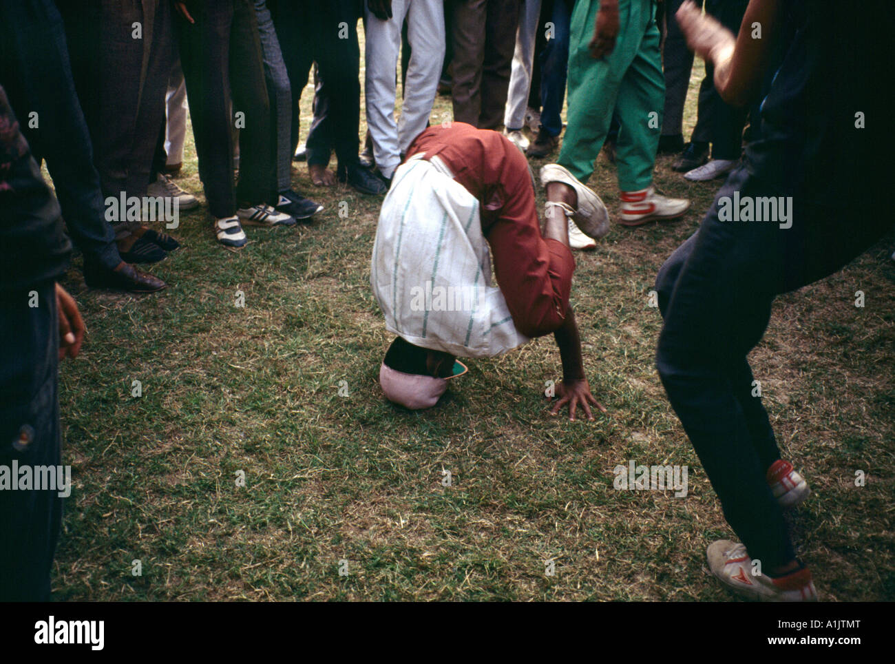 Le break dance Maidan Kolkata Inde Banque D'Images