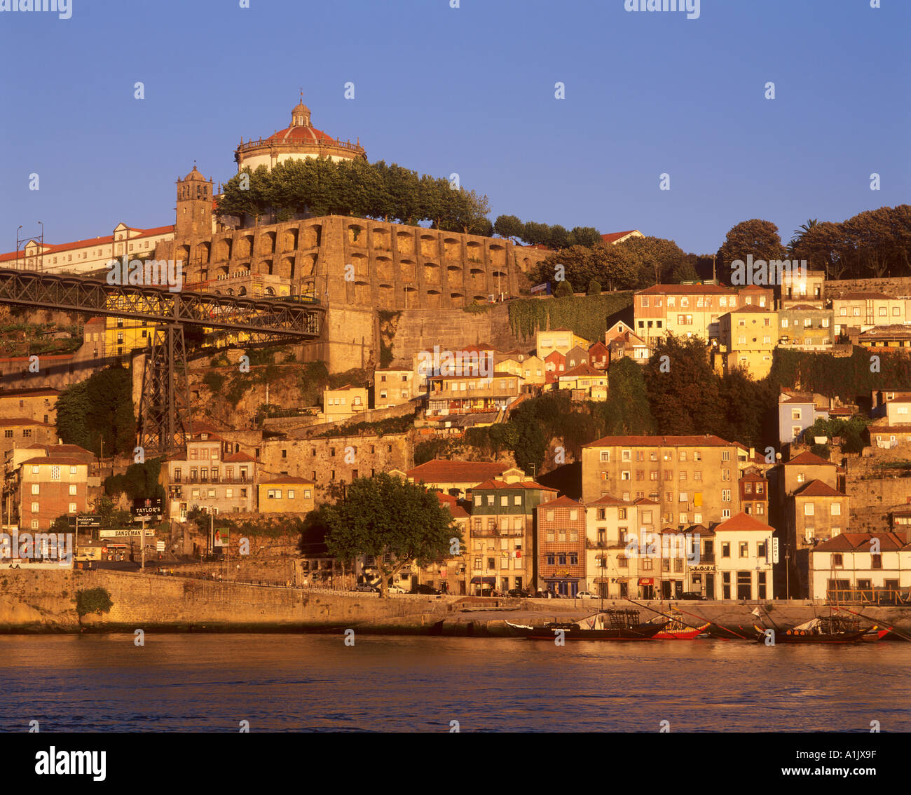 Vue de l'abbaye et de Vila Nova de Gaia Porto Portugal Banque D'Images