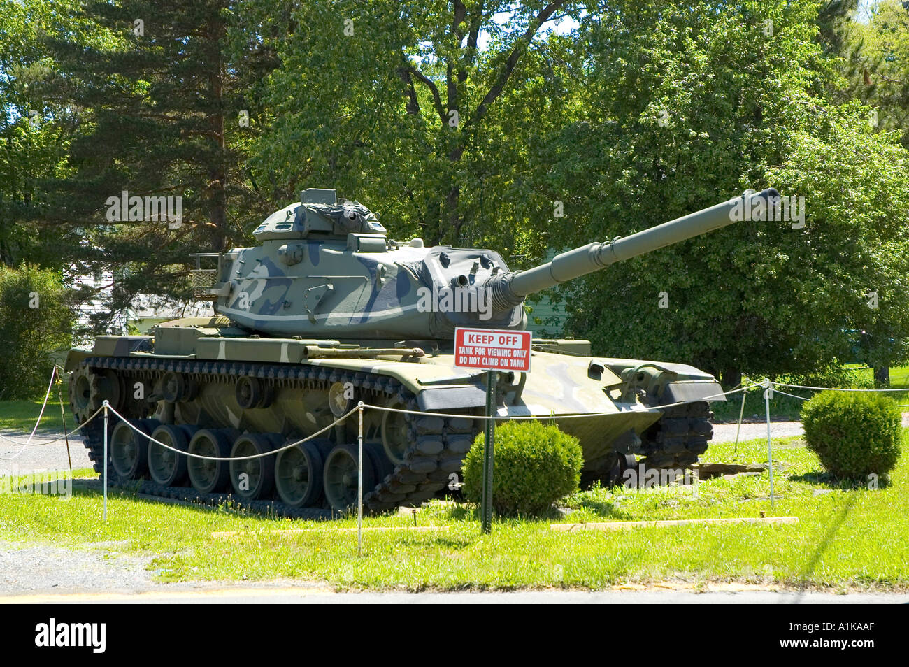 La Deuxième Guerre mondiale, les chars américains Sherman se trouve en face de la Légion américaine à Portage PA Banque D'Images