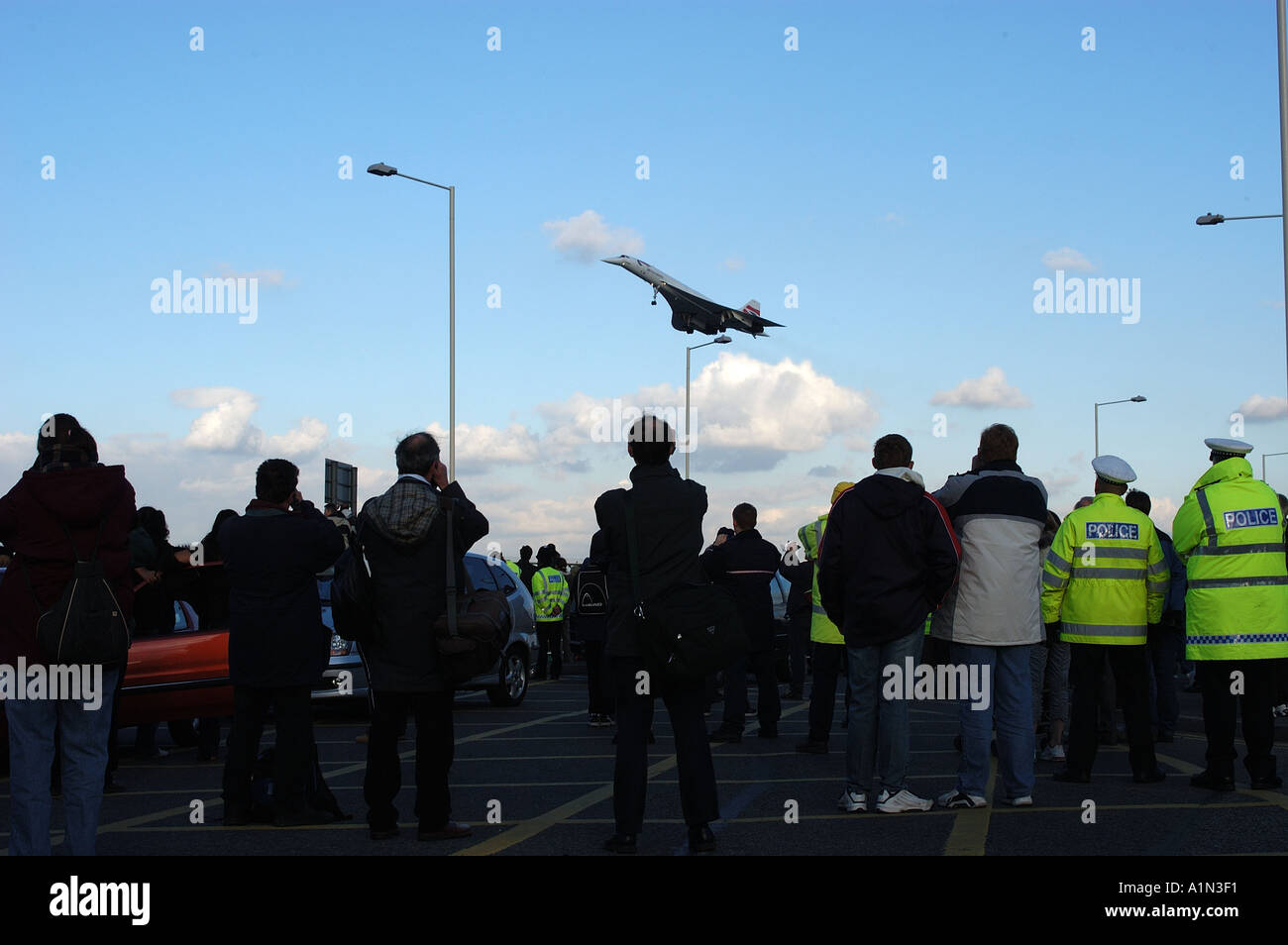 Dernier vol commercial concorde arrivant à l'aéroport d'Heathrow Banque D'Images