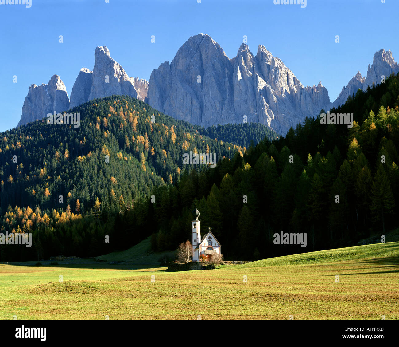 Il - DOLOMITES : Johann in saintes et Geisler Spitzen Banque D'Images