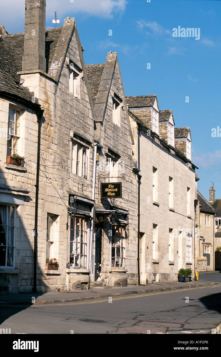 Maisons et commerces dans village de Cotswold Painswick Angleterre Banque D'Images