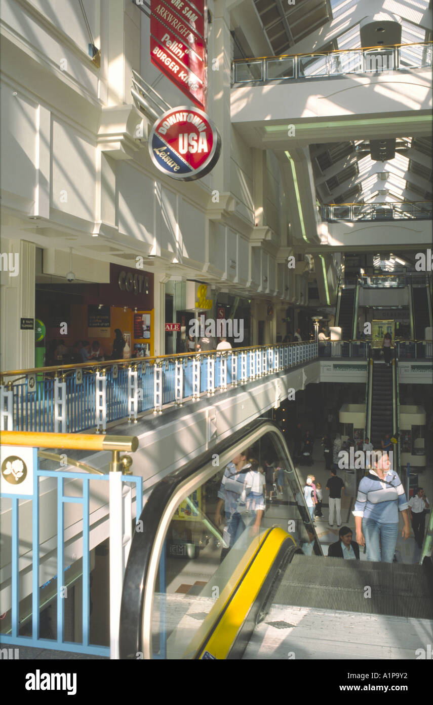 Le centre commercial County Mall Crawley West Sussex England Banque D'Images