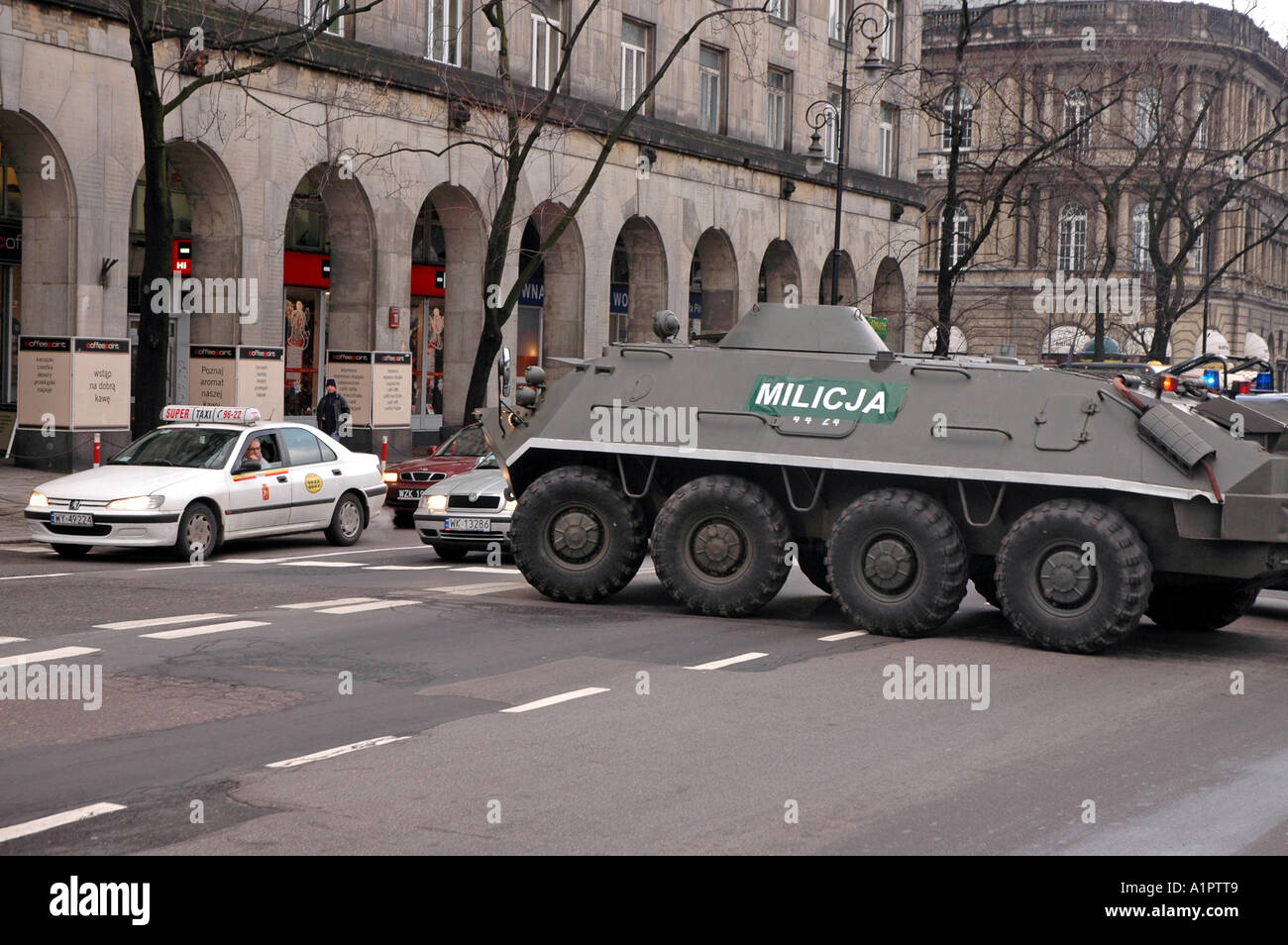 Anniversaire de la loi martiale introduire en Pologne par le gouvernement communiste. Street passe sur décembre 2005 à Varsovie. Banque D'Images