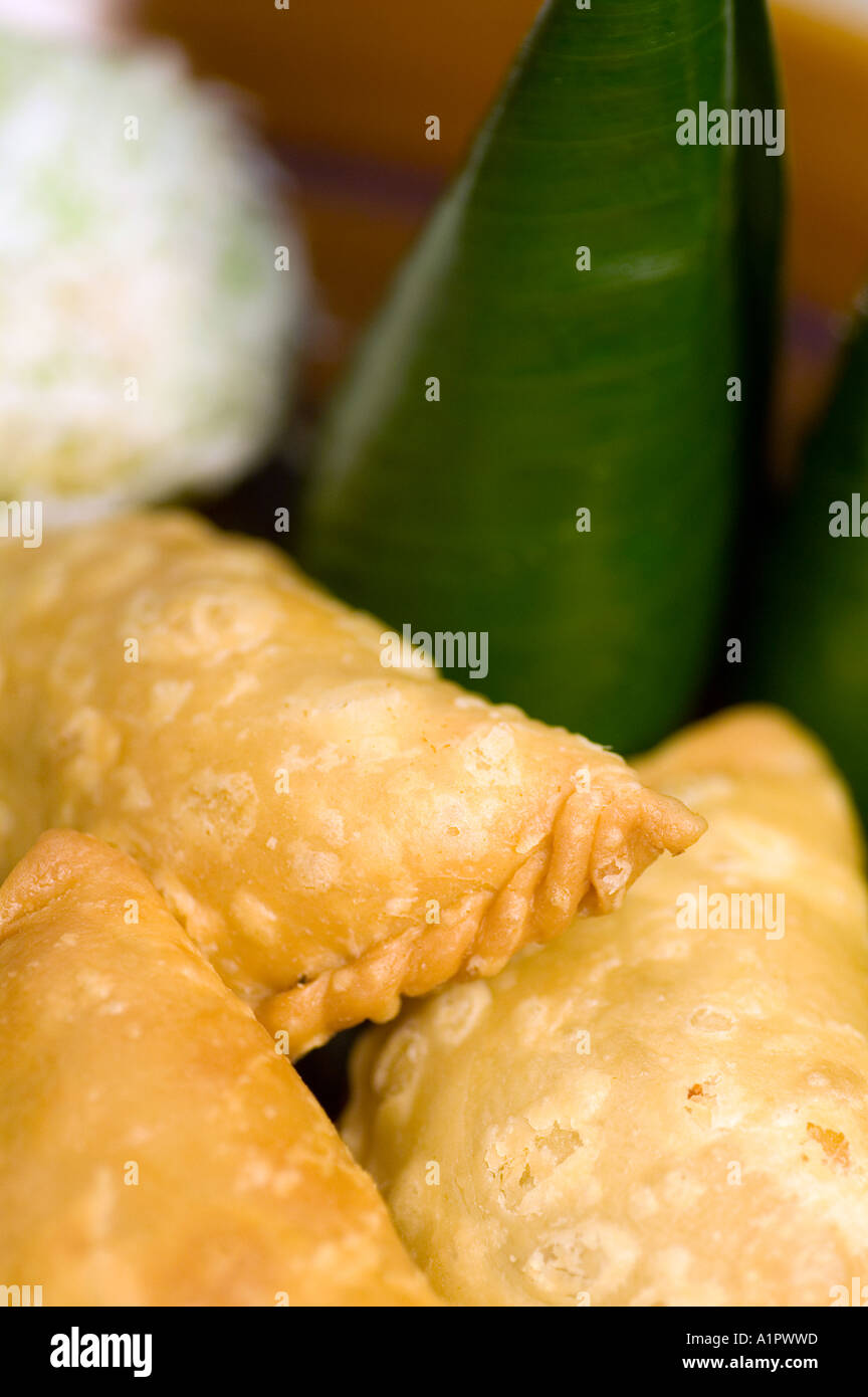 Curry - bouffées un snack-malaisienne locale Banque D'Images