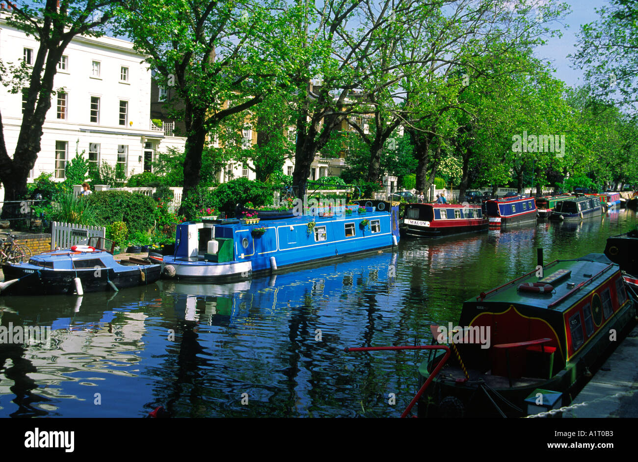 Bateaux sur le canal de la Petite Venise Londres Angleterre Banque D'Images
