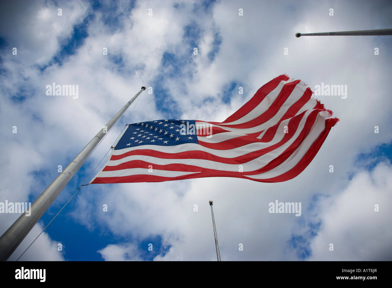 Un drapeau américain en berne Banque D'Images