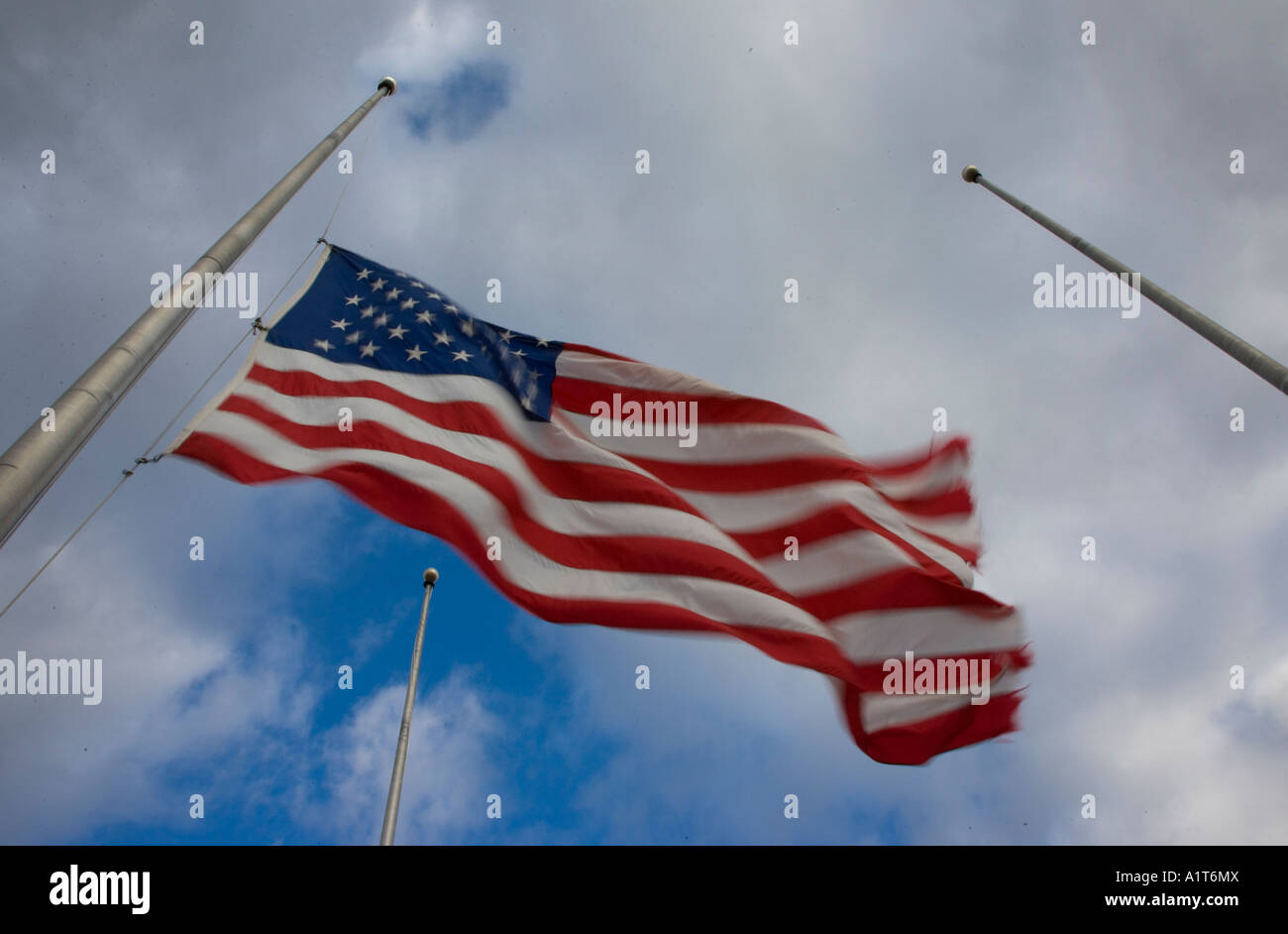 Un drapeau américain en berne Banque D'Images