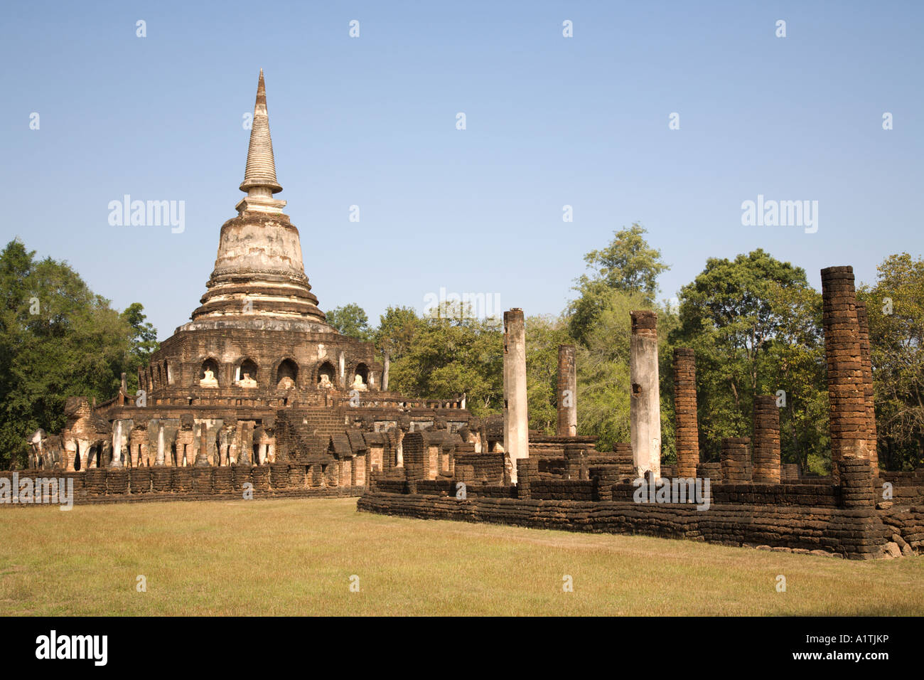 Wat Chang Lom, Si Satchanalai, Thaïlande Banque D'Images