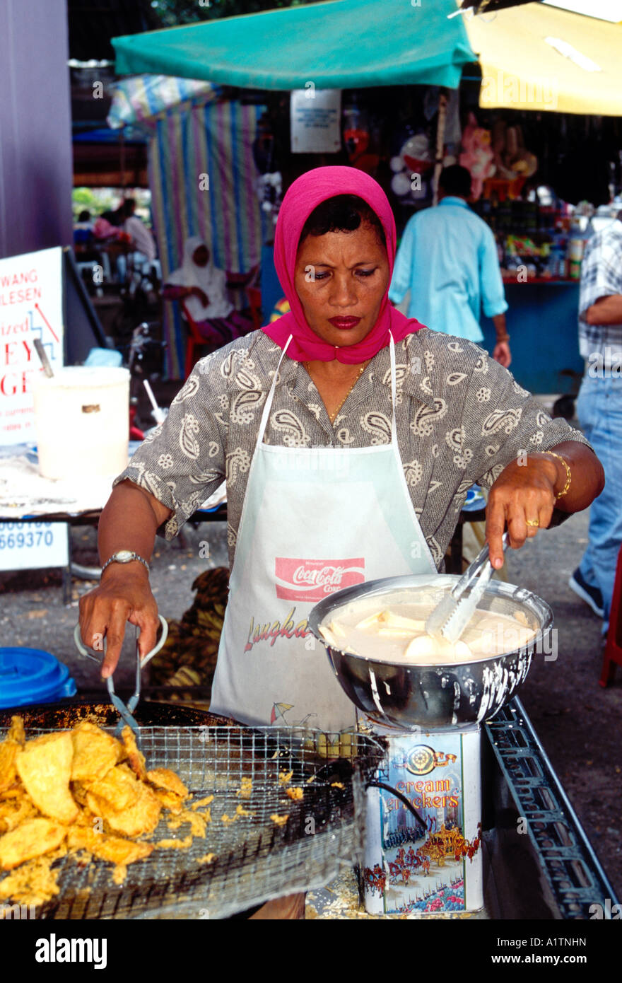 Malaisie malais personnes femme adulte femme Île de Langkawi Kuah de vendeurs d'aliments sur l'état de Kedah Malaisie Asie Banque D'Images