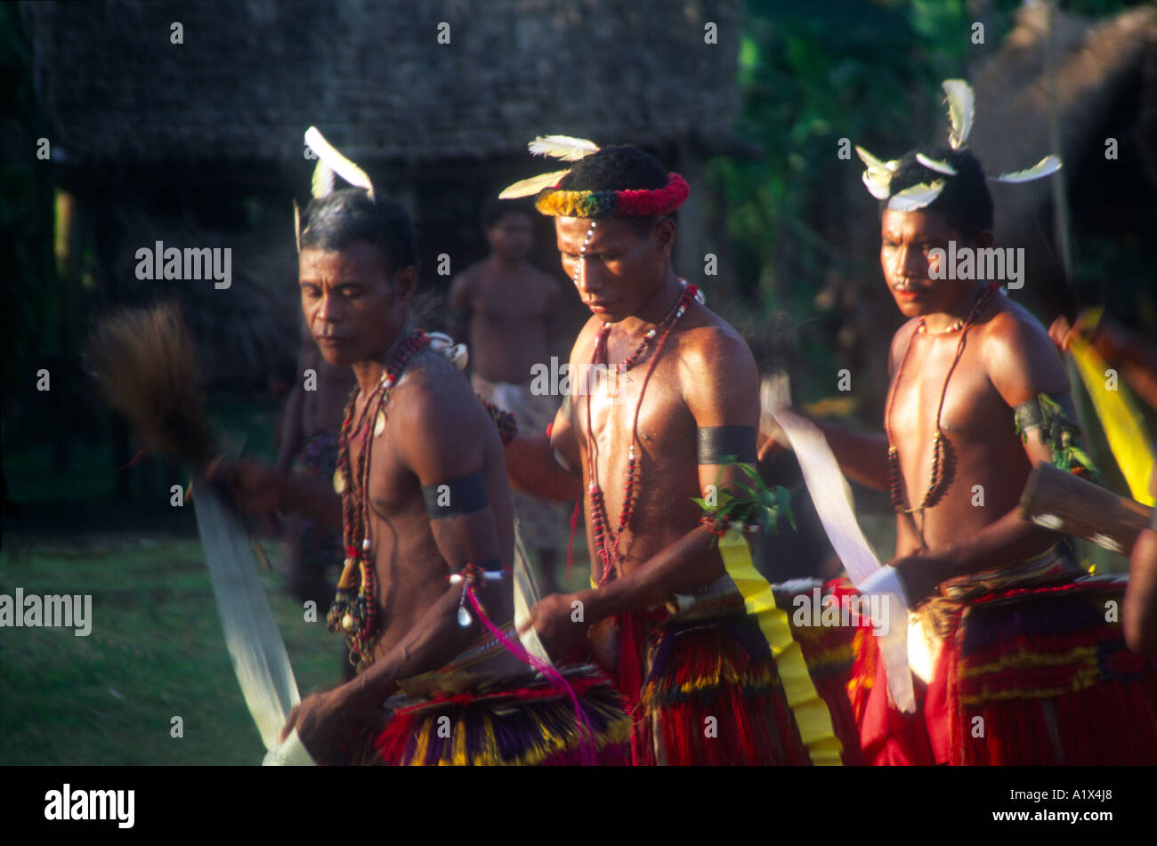 Danseuses à Yam festival célébration îles Trobriand Papouasie Nouvelle Guinée Banque D'Images