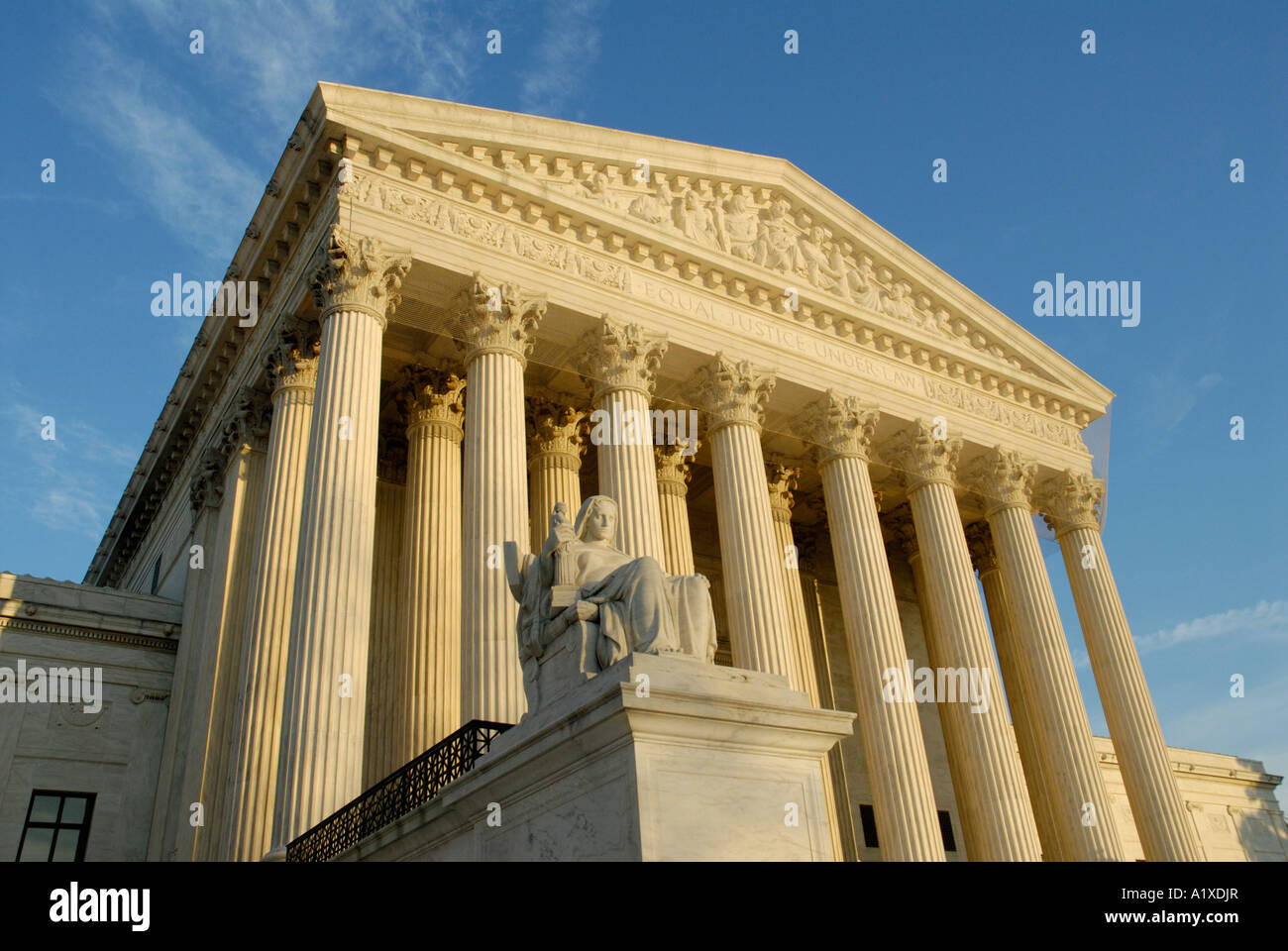 La contemplation de la Justice statue, US États-Unis L'Édifice de la Cour suprême Banque D'Images