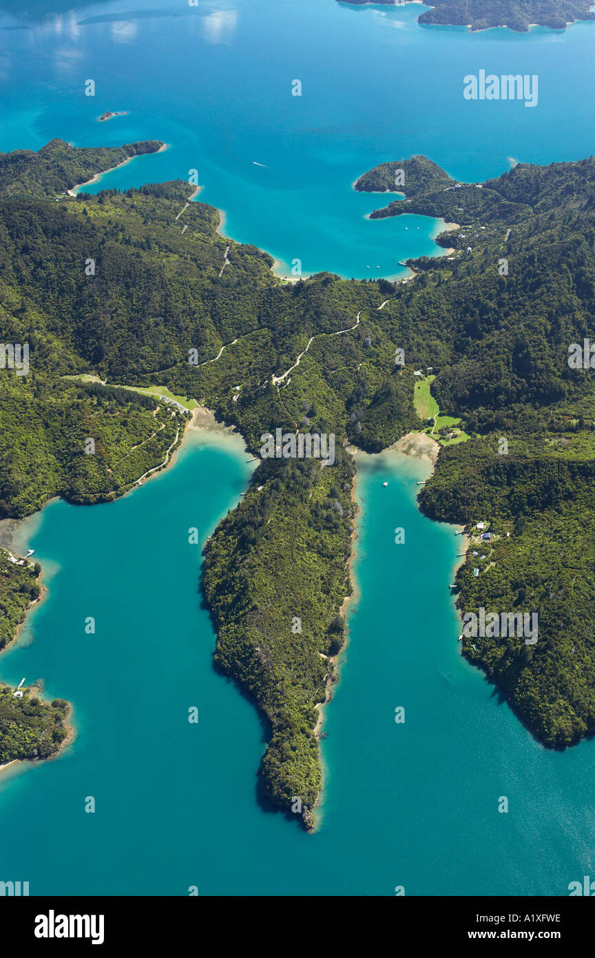 Cascade Bay Bay Gui L R et Kenepuru Sound haut Marlborough Sounds ile sud Nouvelle Zelande aerial Banque D'Images