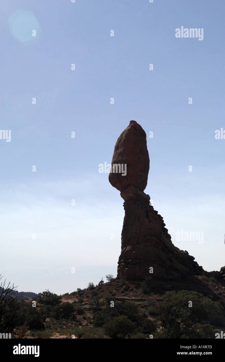 Balanced Rock. Arches National Monument, Moab, Utah, USA Banque D'Images