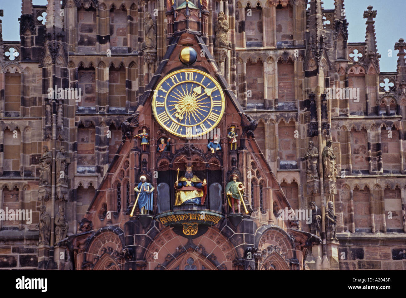 L'horloge de l'hôtel de ville de Francfort Allemagne Europe Photo Stock -  Alamy