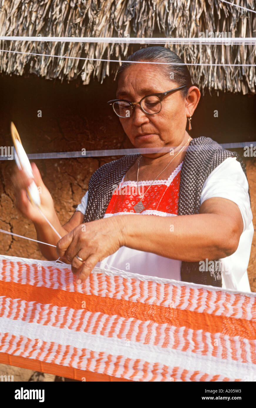 Les Indiens mayas du Yucatan Mexique hamac weaver Tixkokob Banque D'Images