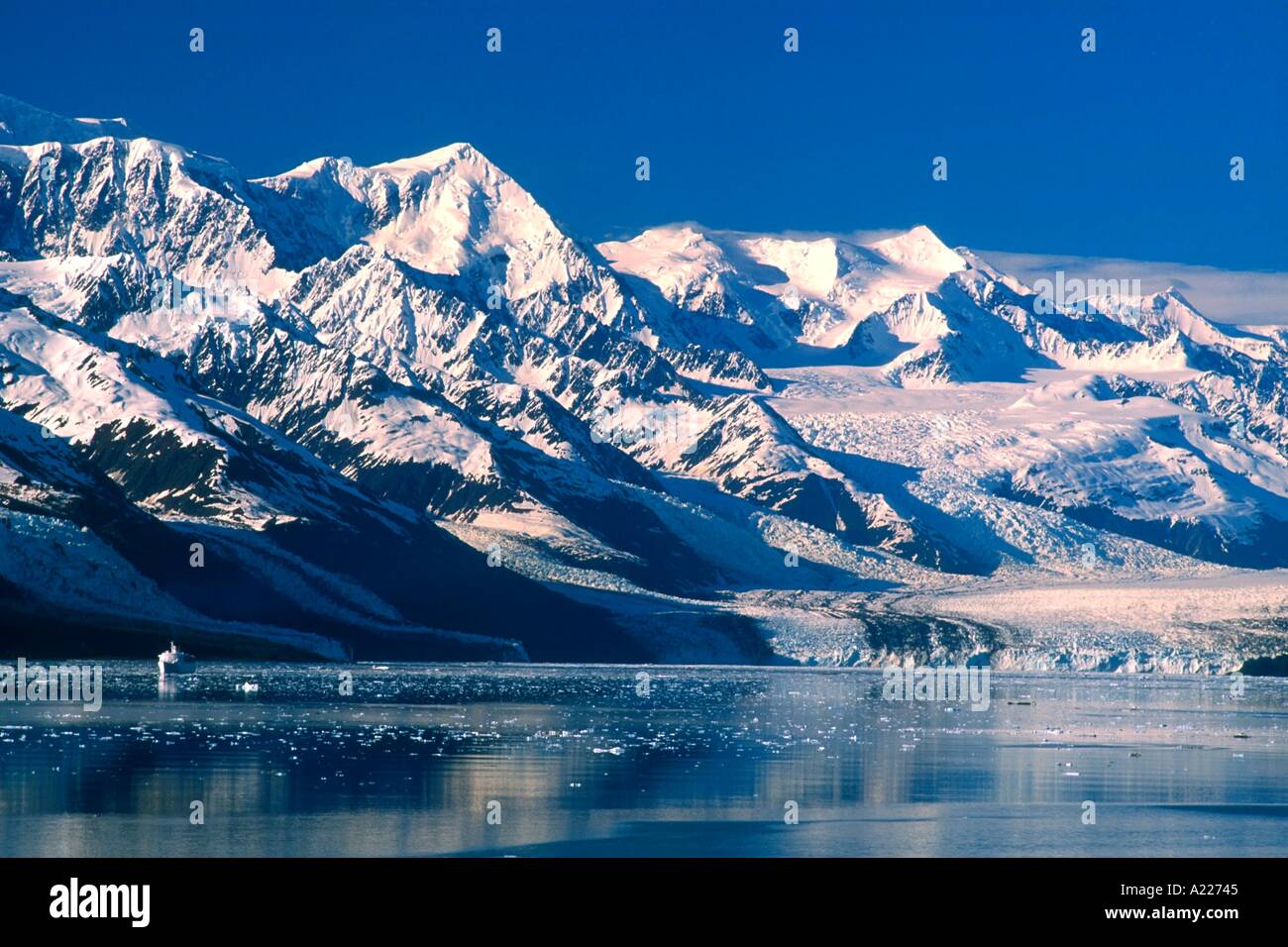 Le Glacier de Harvard et ses environs enneigés des montagnes de l'Alaska États-unis J Cornish Banque D'Images
