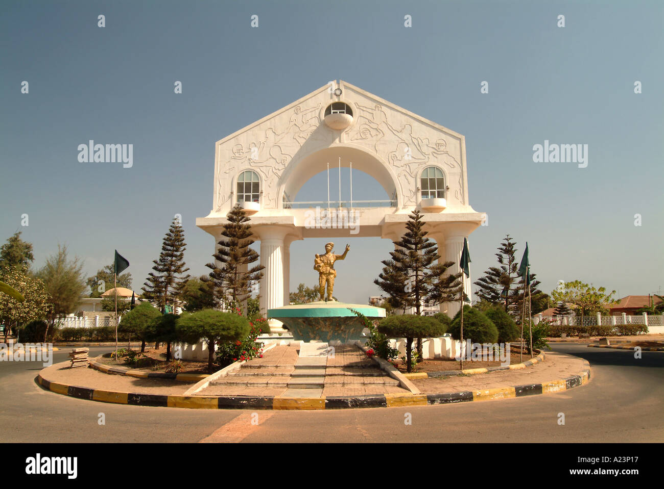 Arch 22 sur l'Avenue de l'indépendance de la ville de Banjul Gambie Afrique de l'Ouest Banque D'Images